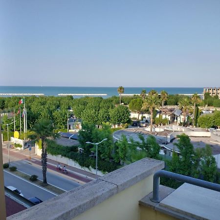Casa Blu Lejlighed Porto SantʼElpidio Eksteriør billede